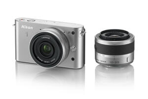 Digitalkameror - Systemkameror - Nikon - Nikon J - Nikon 1 J1 + Nikkor 10-30mm + 10mm silver