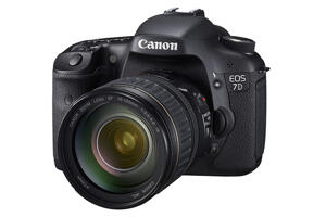 Digitalkameror - Systemkameror - Canon - Canon EOS 7D + EF-S 18-135/3,5-5,6 IS