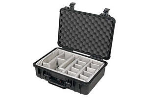 Väskor - Peli Cases - Peli 1500 - serien - PELI CASE 1504 Svart med avdelare